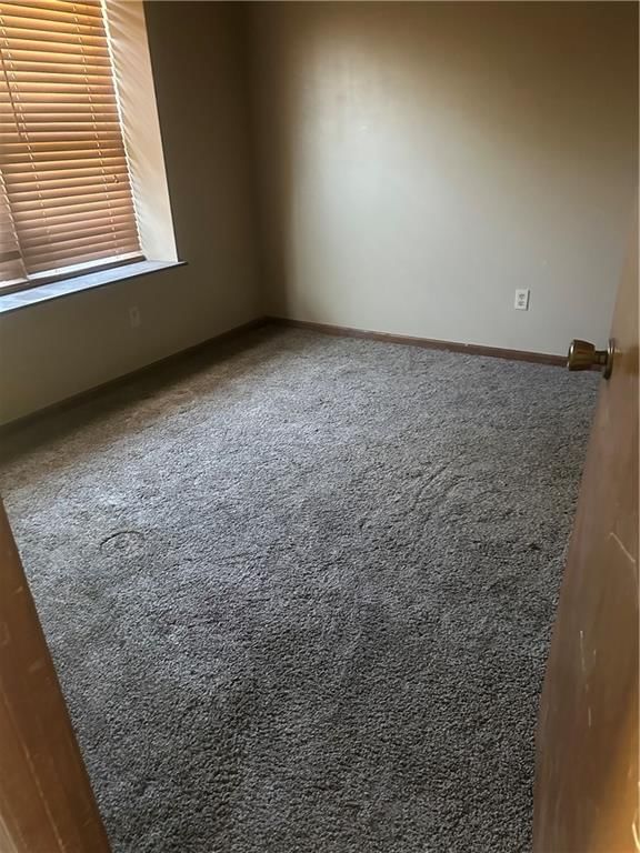 8213 NW Mace Road — photo 6