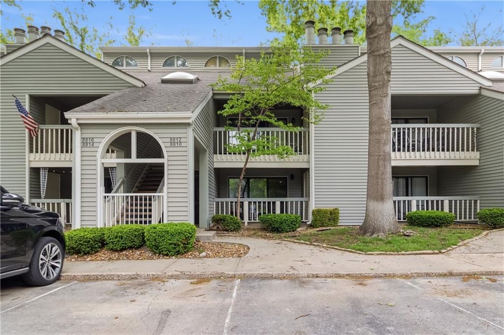 8810 W 106 Terrace, Overland Park, KS