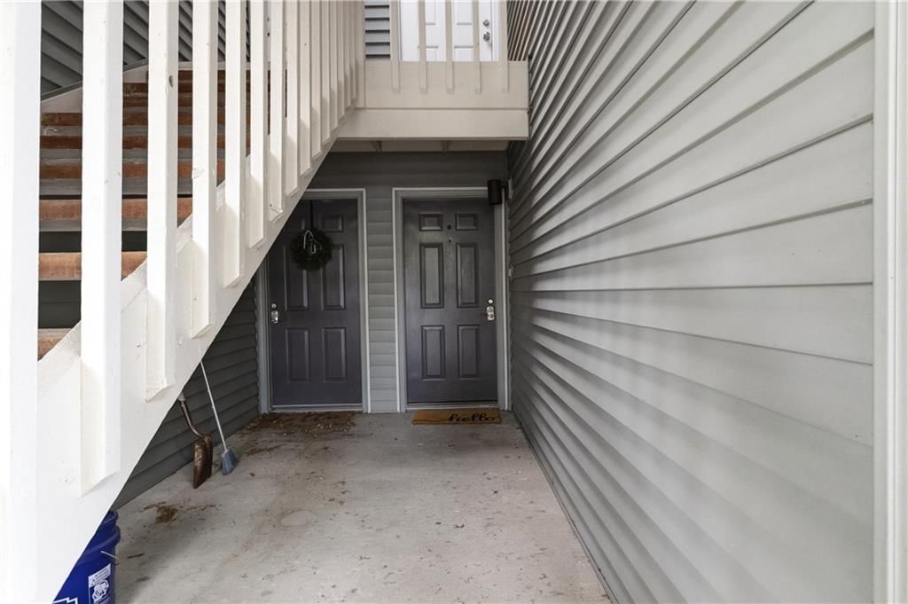 8810 W 106 Terrace — photo 2