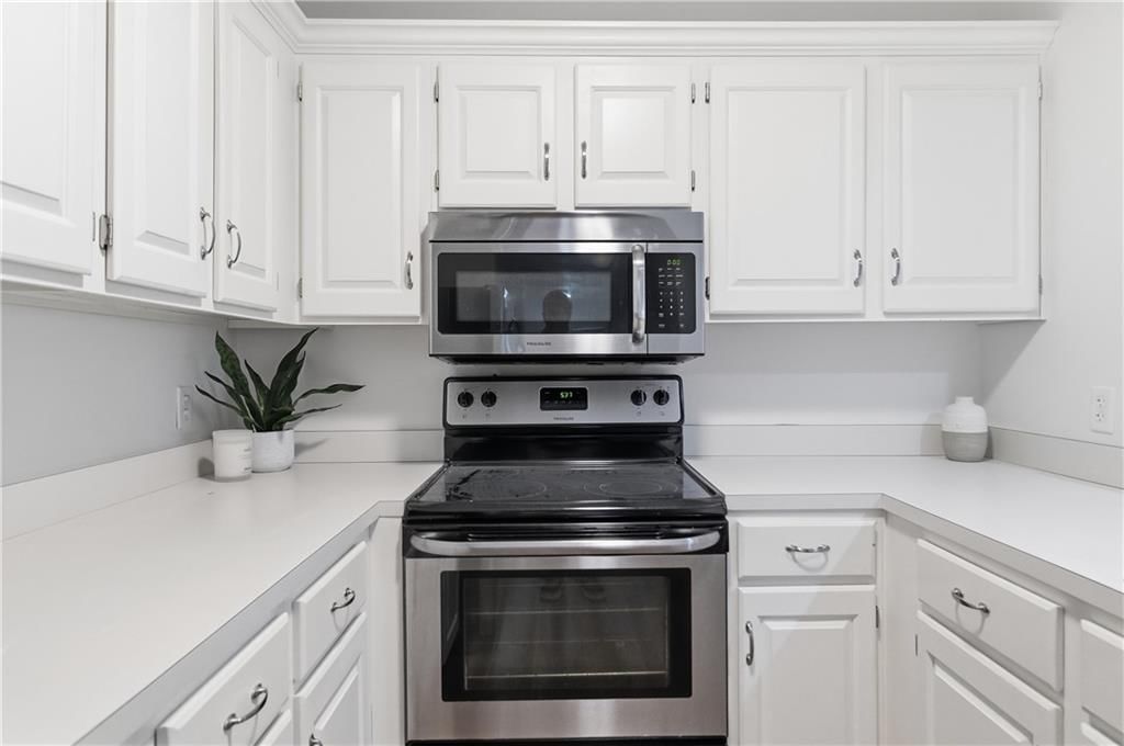 8810 W 106 Terrace — photo 11