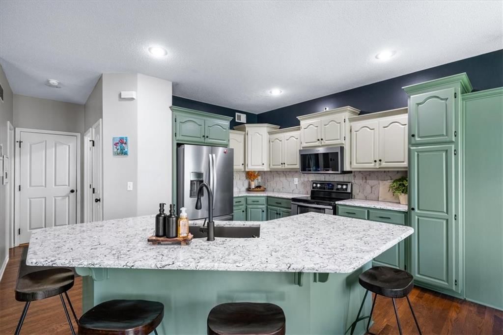 6344 Lakecrest Drive — photo 10
