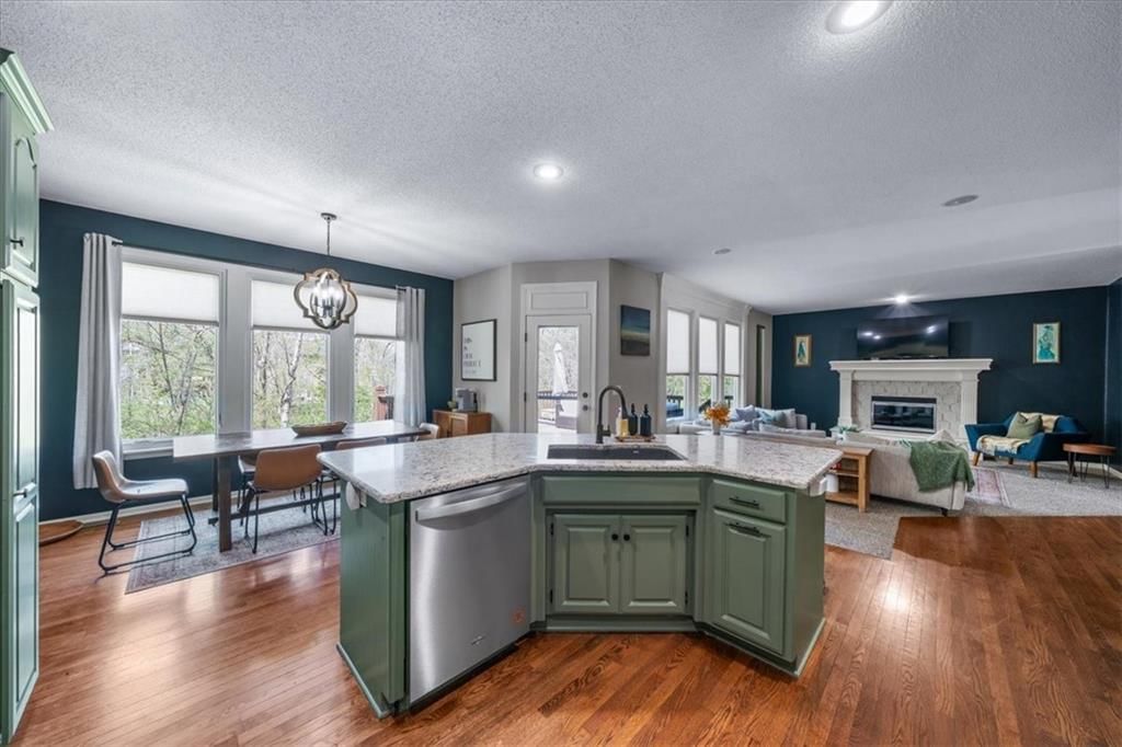 6344 Lakecrest Drive — photo 12