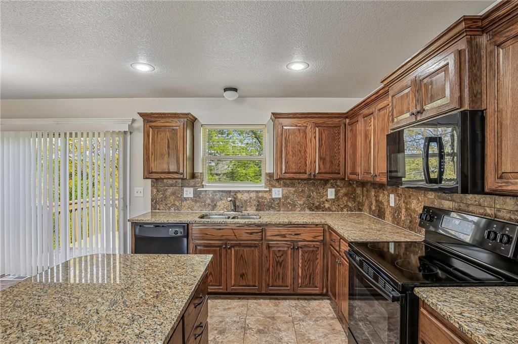 1614 NW Hilltop Lane — photo 9