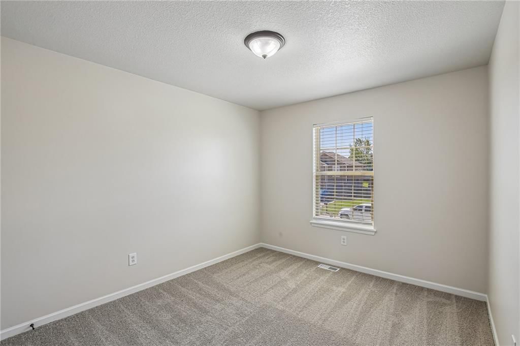 1614 NW Hilltop Lane — photo 18