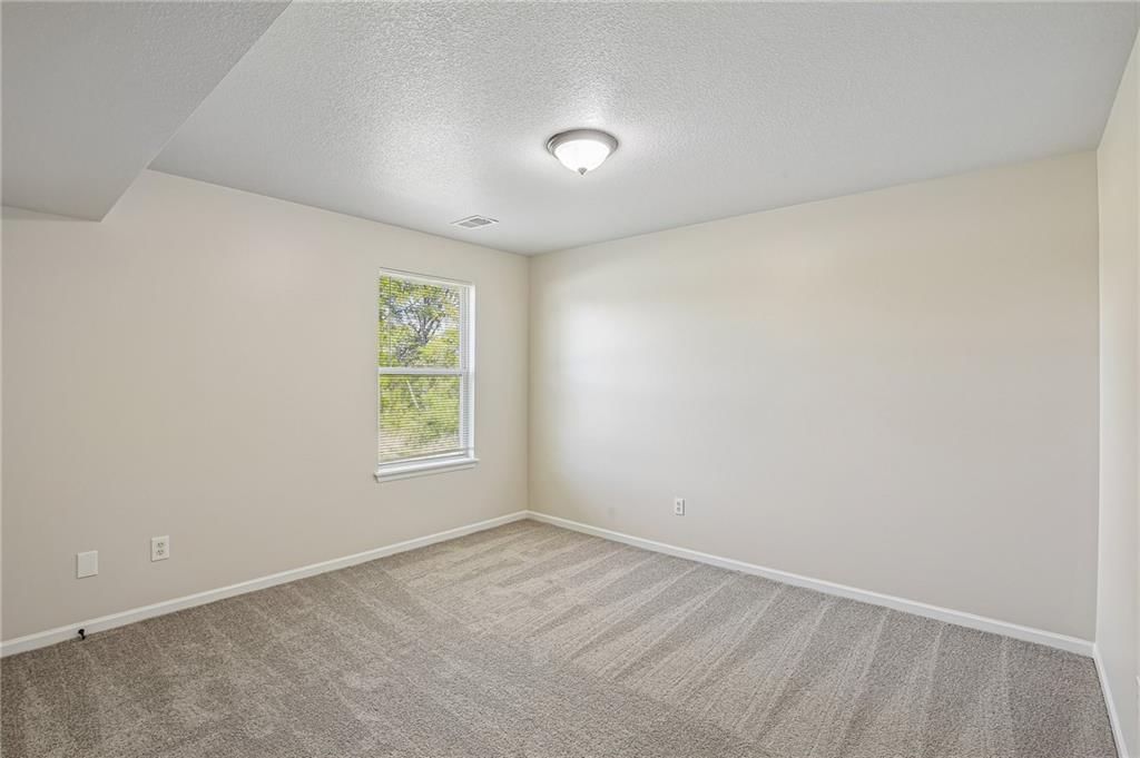 1614 NW Hilltop Lane — photo 24