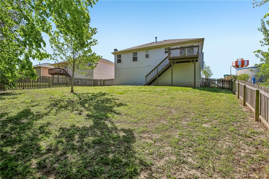 1614 NW Hilltop Lane — photo 32