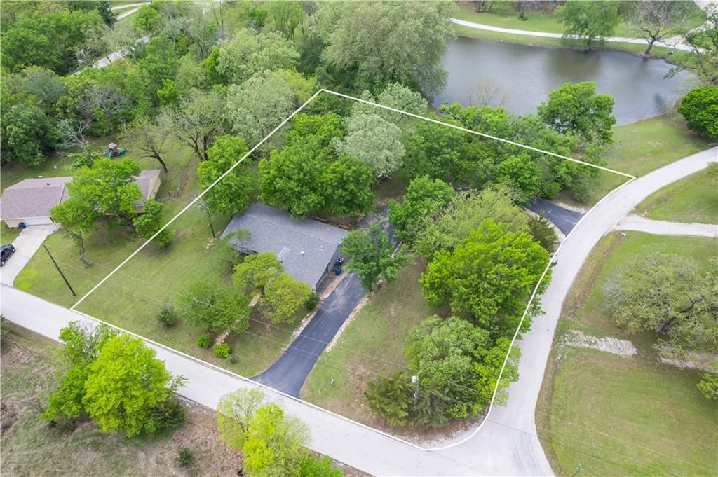 106 Oak Hills Drive — photo 3