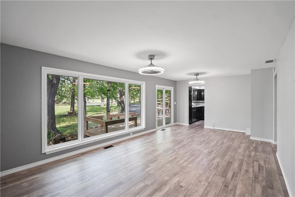 106 Oak Hills Drive — photo 9