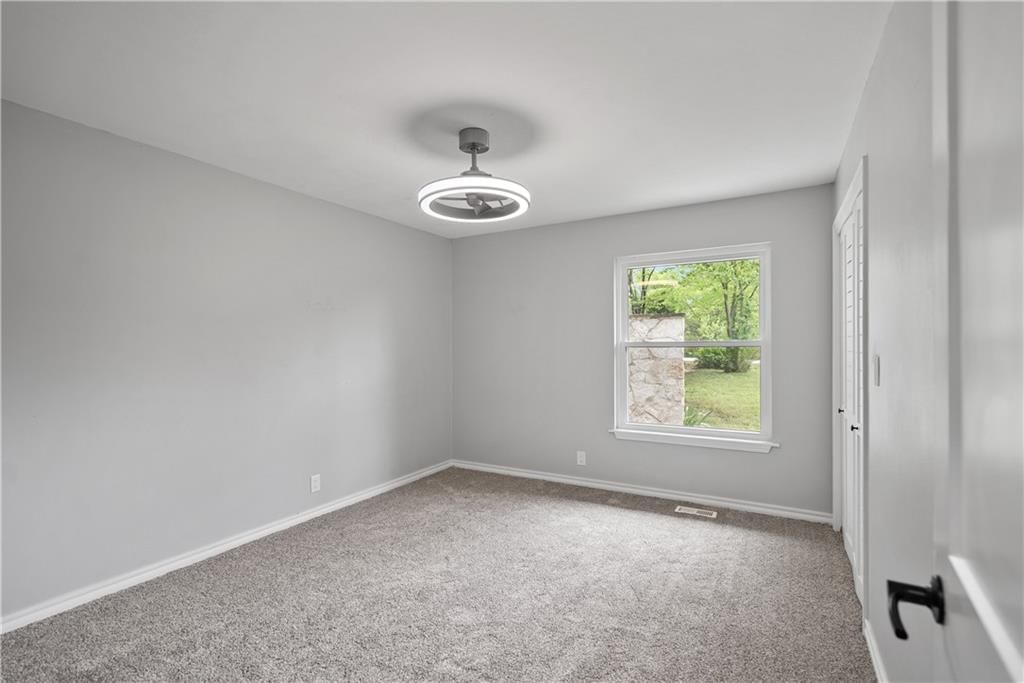 106 Oak Hills Drive — photo 24