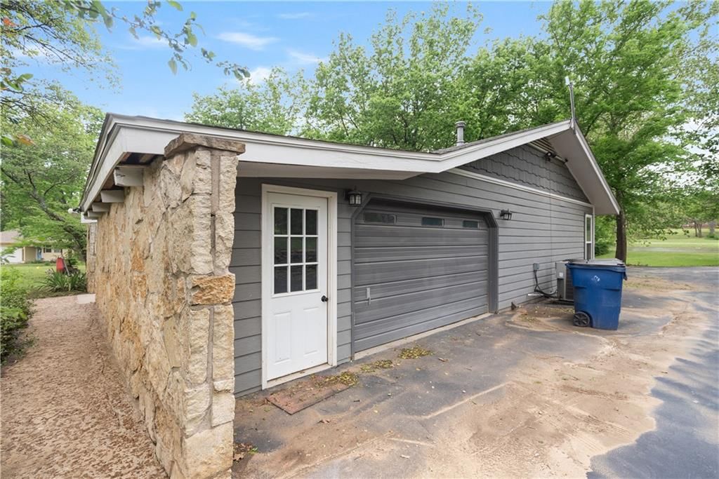 106 Oak Hills Drive — photo 49