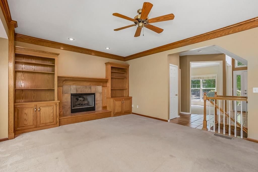 5210 Round Prairie Street — photo 9