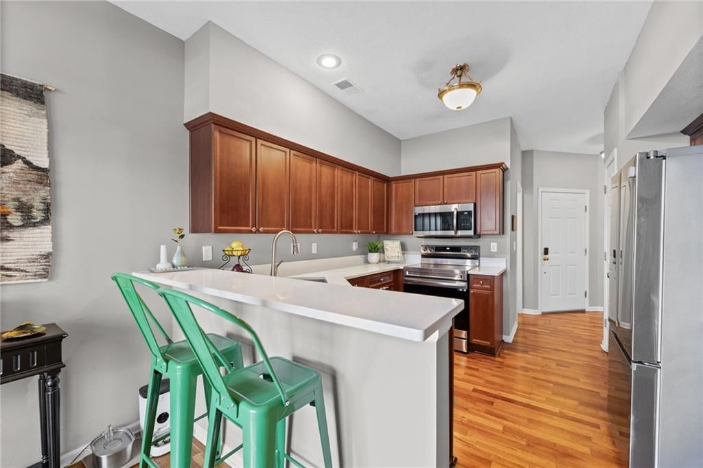 Photo 11 of 36 - 21112 W 118th Terrace, Olathe, KS 66061