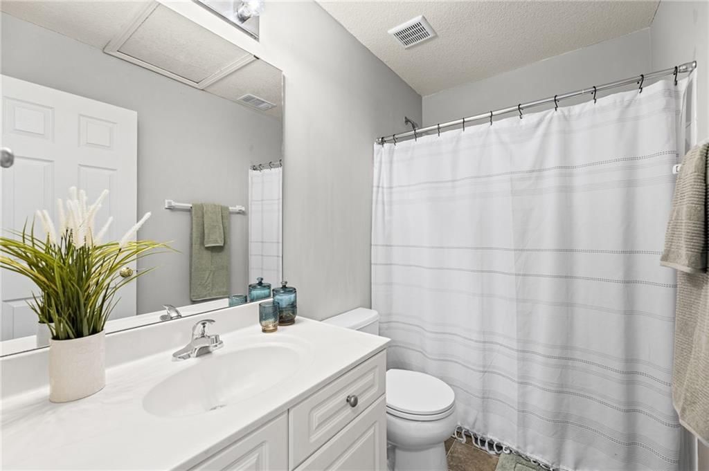 Photo 20 of 36 - 21112 W 118th Terrace, Olathe, KS 66061