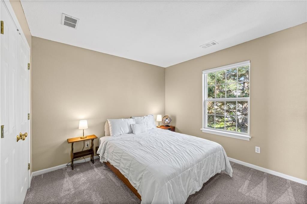 Photo 22 of 36 - 21112 W 118th Terrace, Olathe, KS 66061