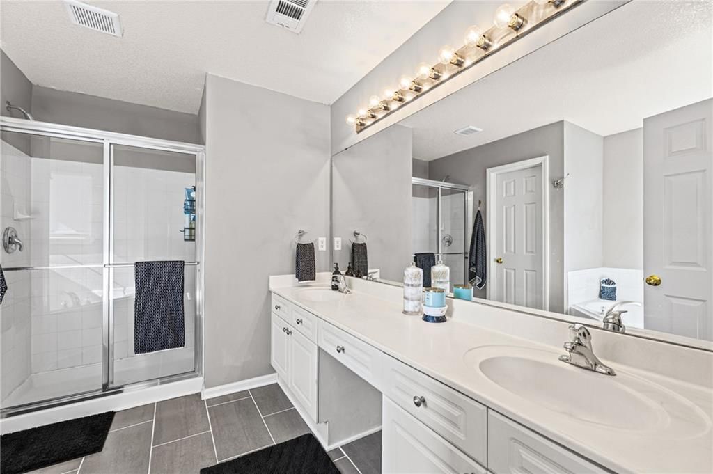 Photo 27 of 36 - 21112 W 118th Terrace, Olathe, KS 66061