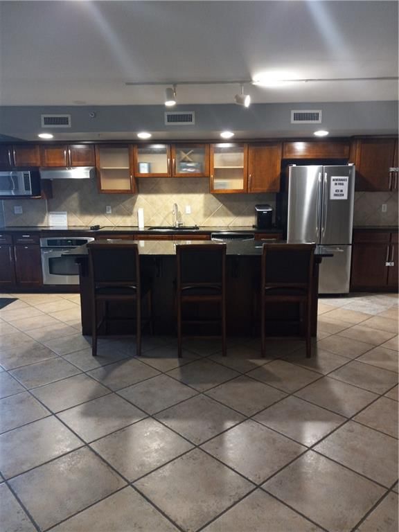 600 Admiral Boulevard — photo 17