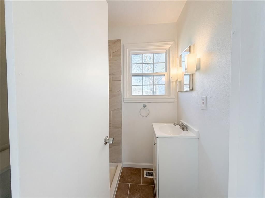 410 B Street — photo 12