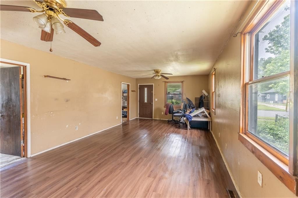 1506 N Grand Street — photo 3