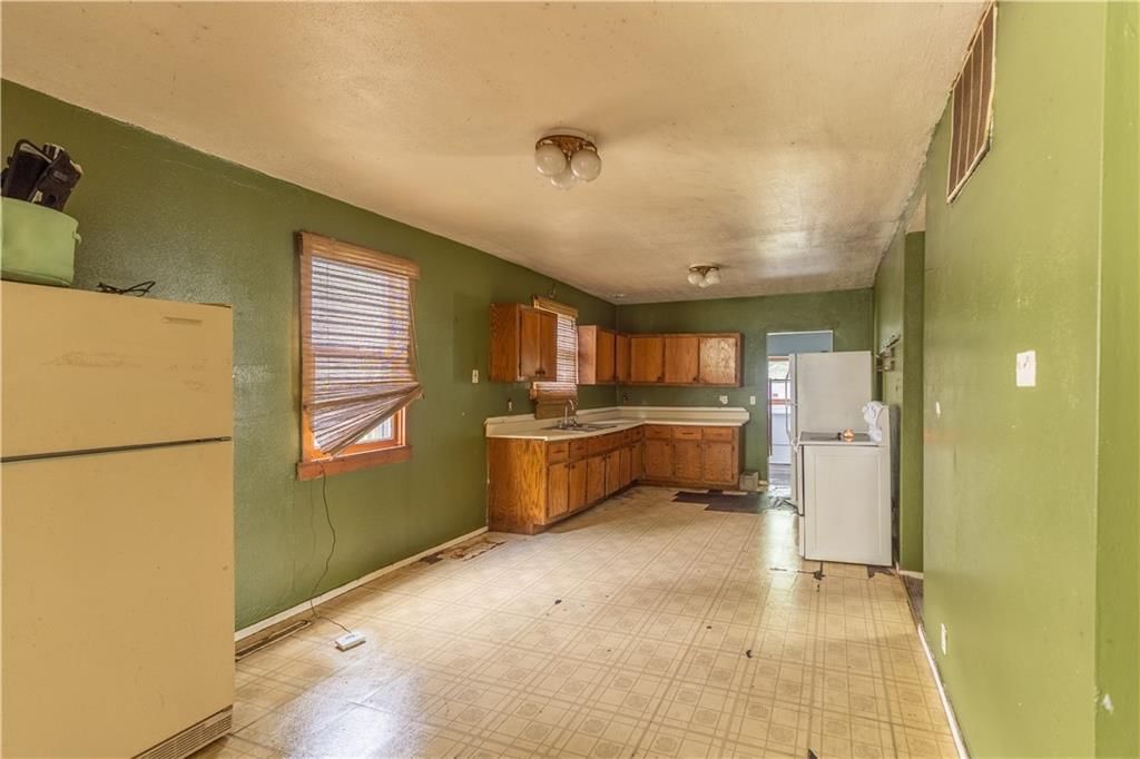 1506 N Grand Street — photo 4
