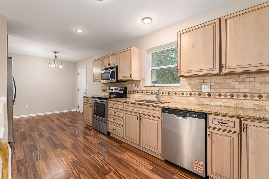505 Laughlin Drive — photo 6