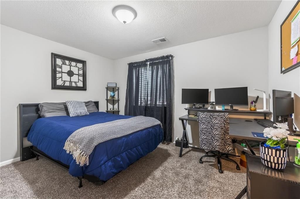 10010 Webster Avenue — photo 32