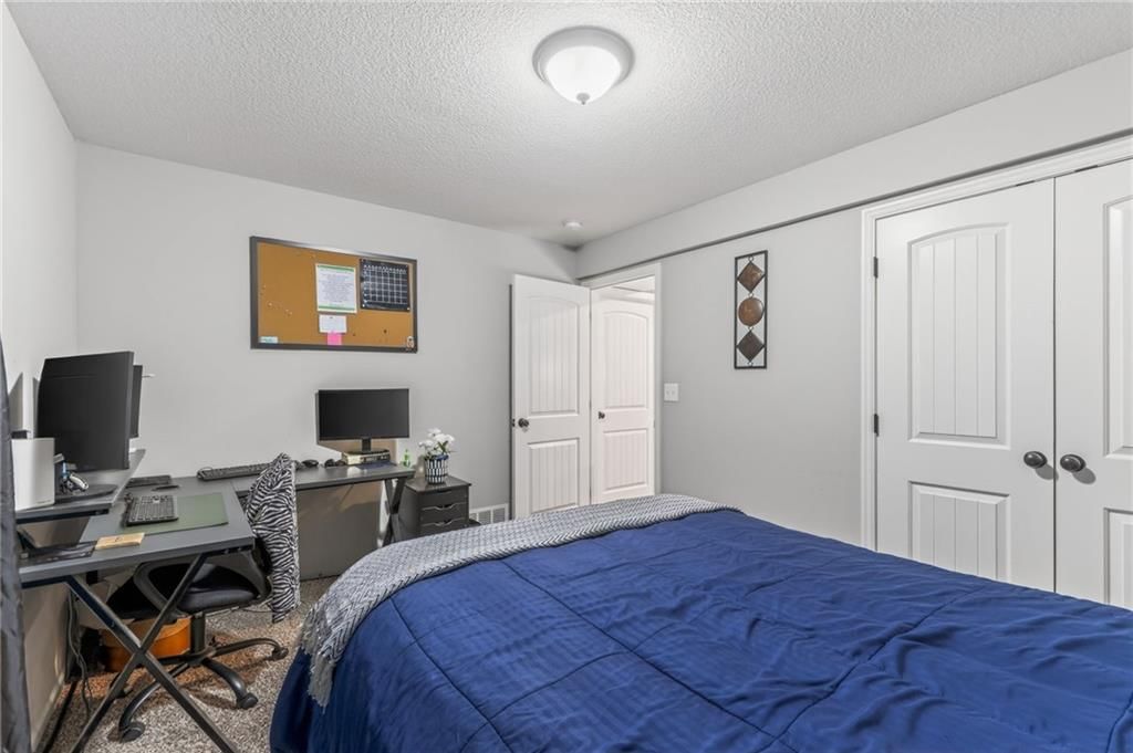10010 Webster Avenue — photo 33