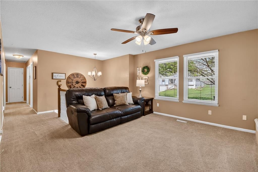 2027 NE PATTERSON Drive — photo 7
