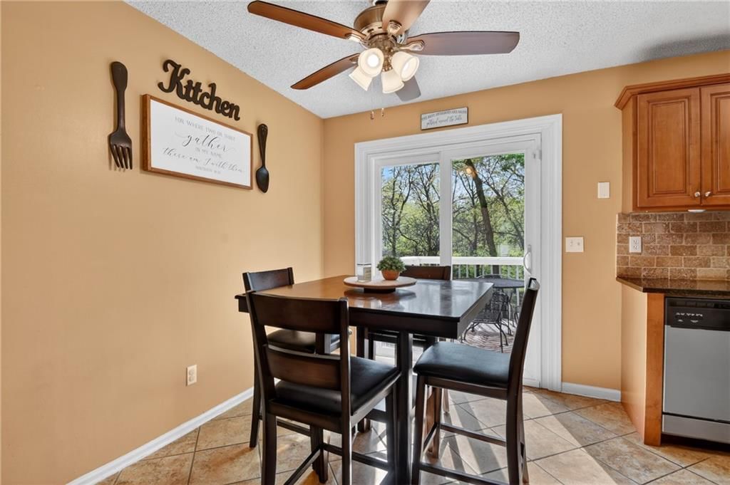 2027 NE PATTERSON Drive — photo 11