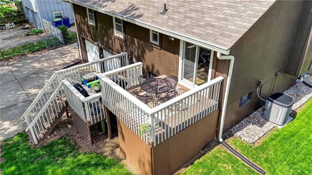 2027 NE PATTERSON Drive — photo 32