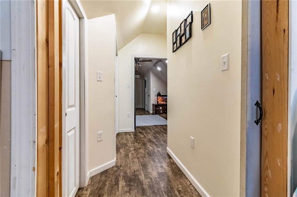 401 E Jackson Street — photo 6