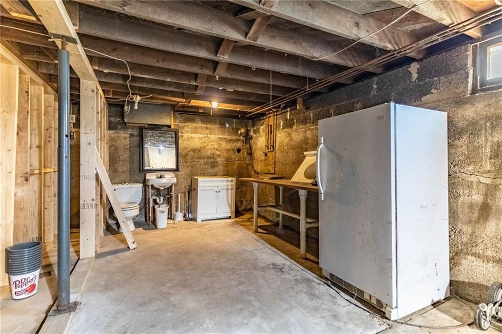 401 E Jackson Street — photo 7