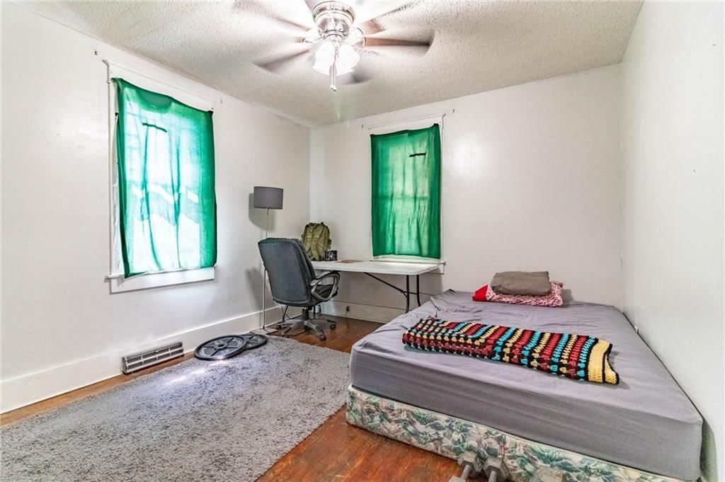 401 E Jackson Street — photo 13