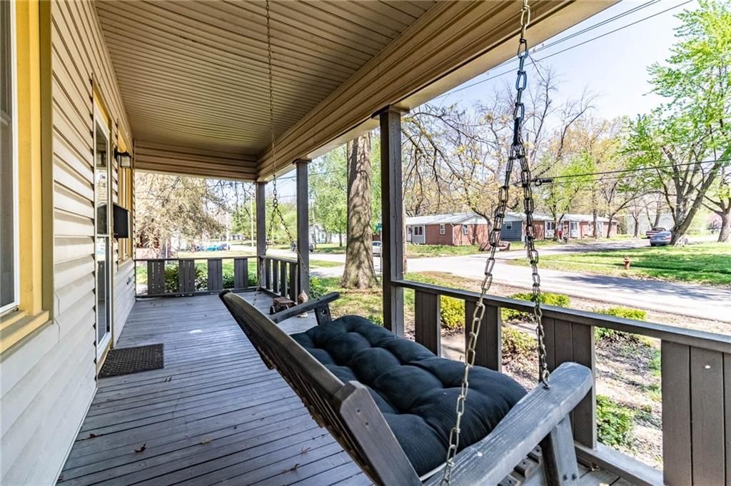 401 E Jackson Street — photo 14