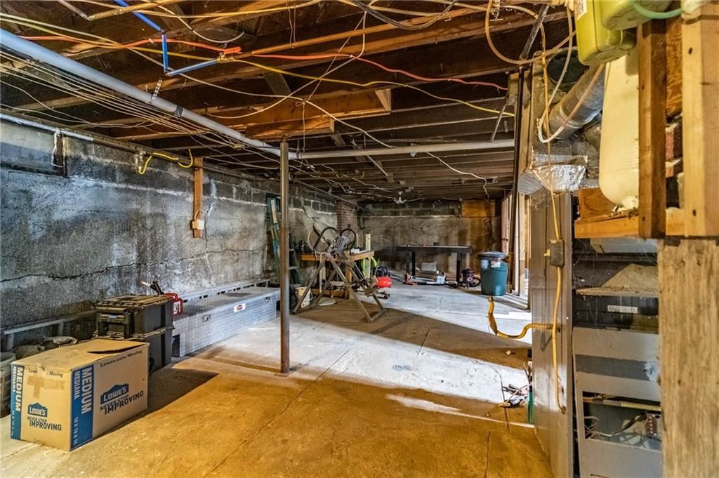401 E Jackson Street — photo 15