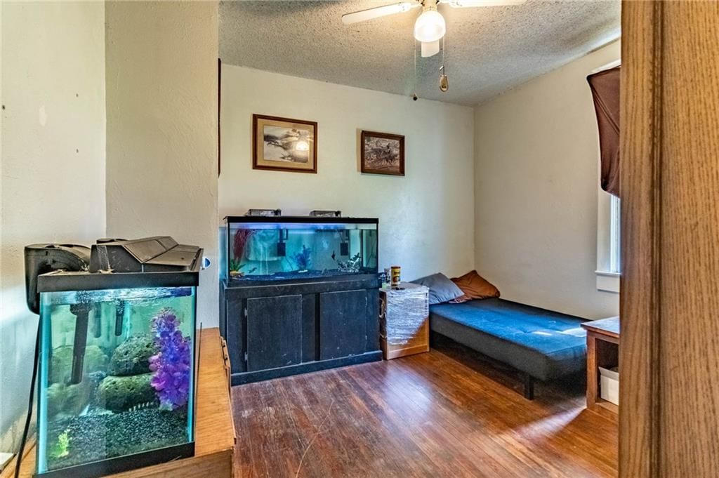 401 E Jackson Street — photo 20