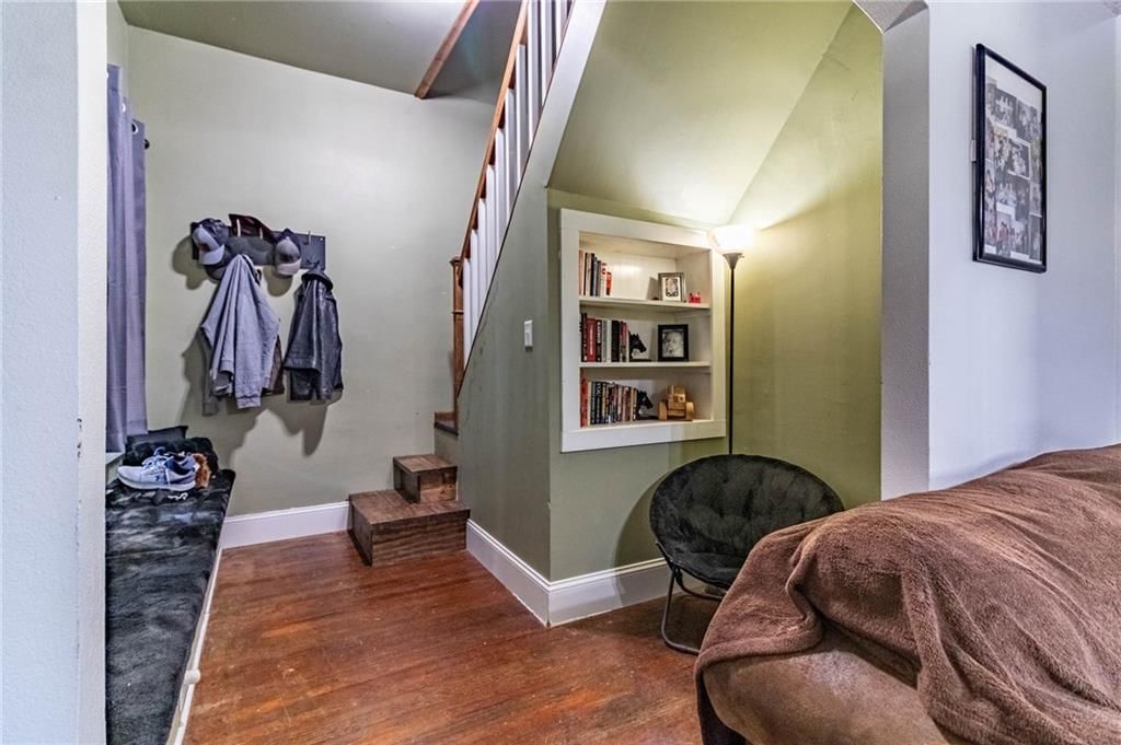 401 E Jackson Street — photo 25
