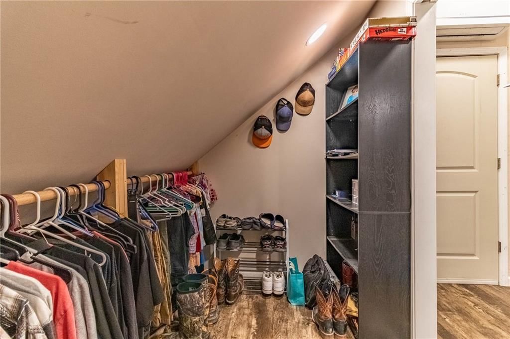 401 E Jackson Street — photo 39