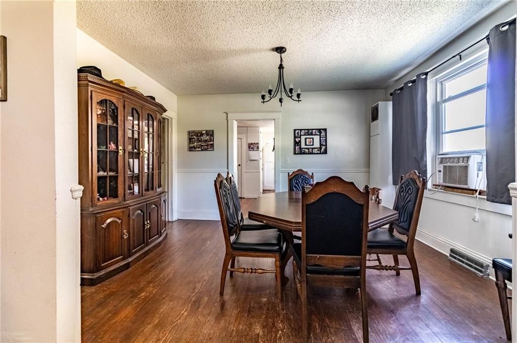 401 E Jackson Street — photo 40
