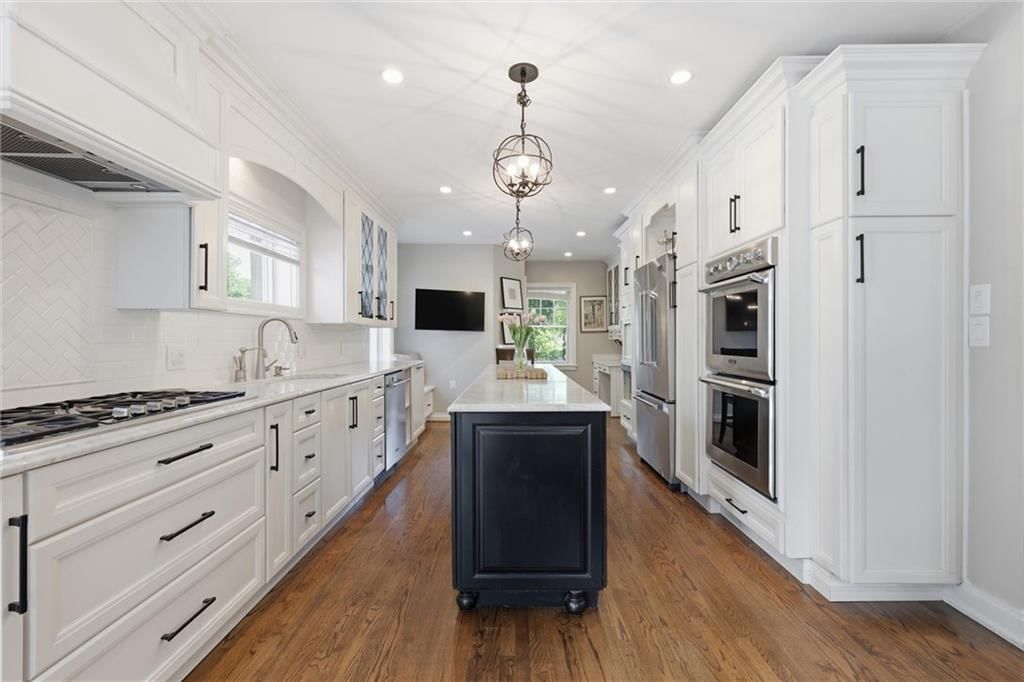 709 W 50th Street — photo 12