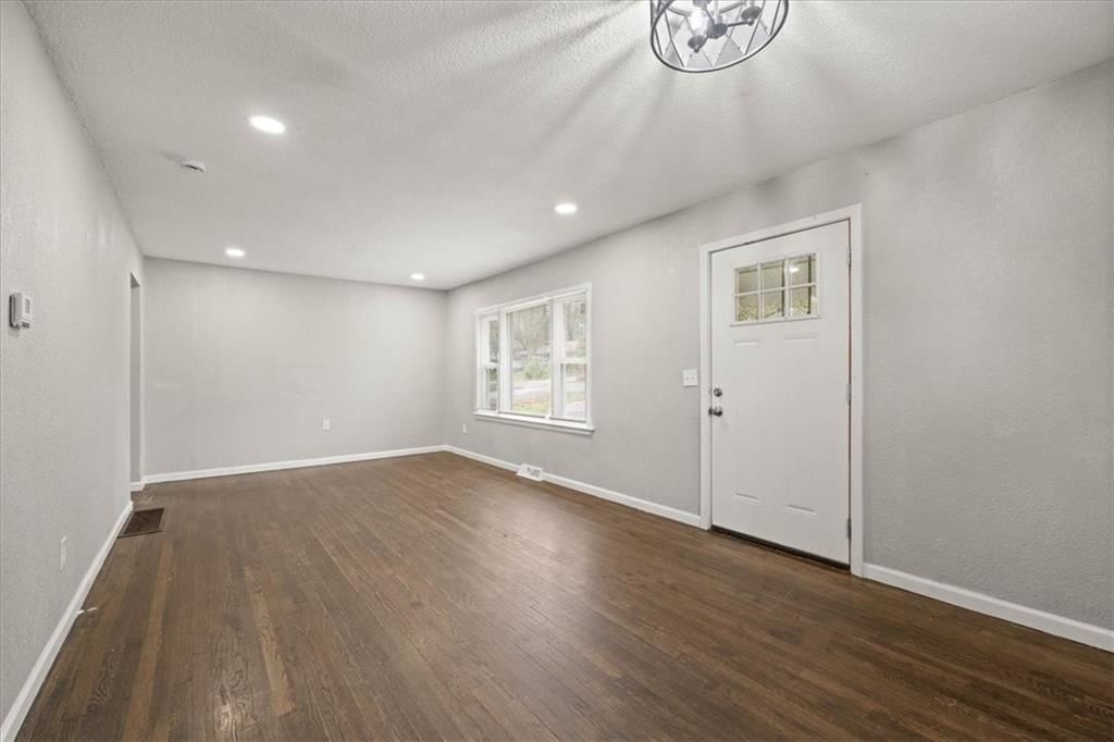 10505 Oakland Avenue — photo 3