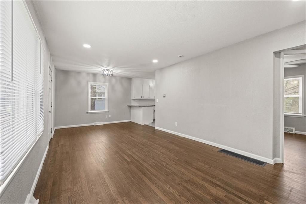 10505 Oakland Avenue — photo 5