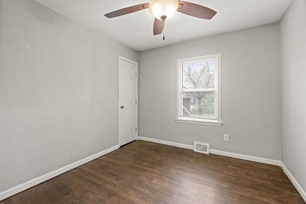 10505 Oakland Avenue — photo 14