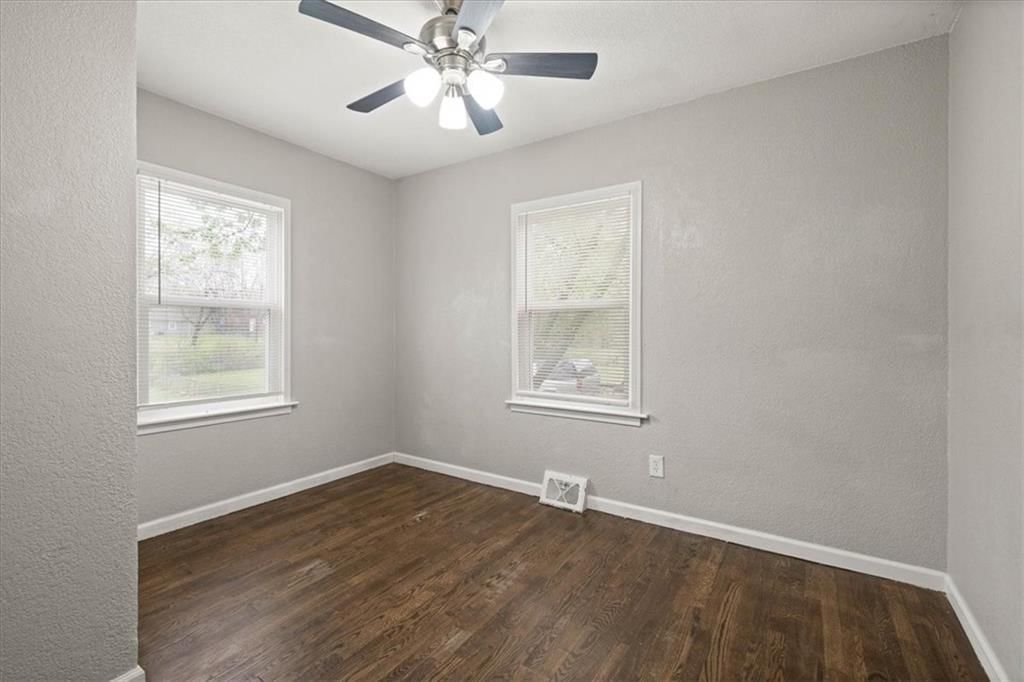 10505 Oakland Avenue — photo 18