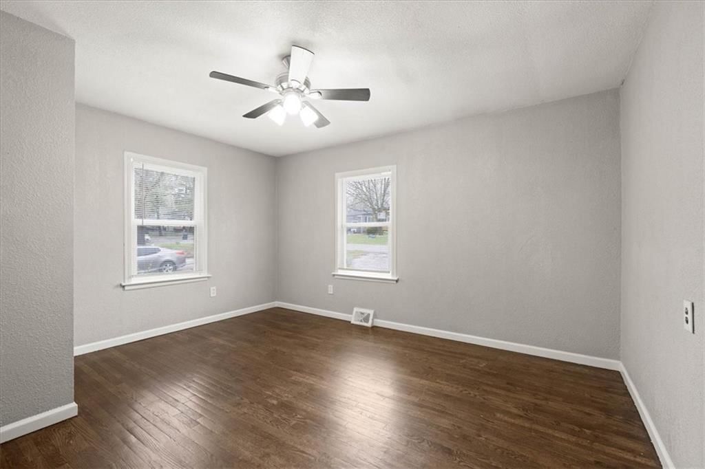 10505 Oakland Avenue — photo 20