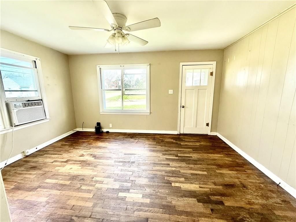 604 E Cooper Street — photo 2