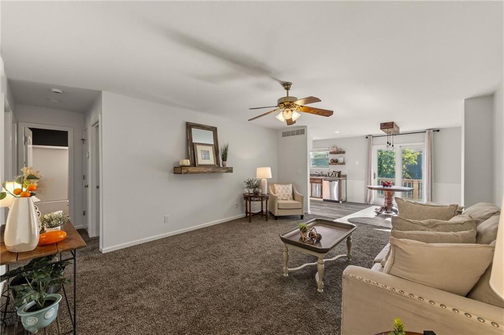 316 Creekside Court — photo 2
