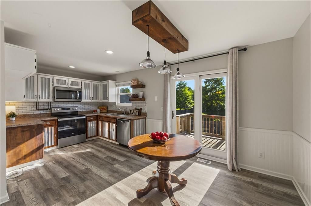 316 Creekside Court — photo 3