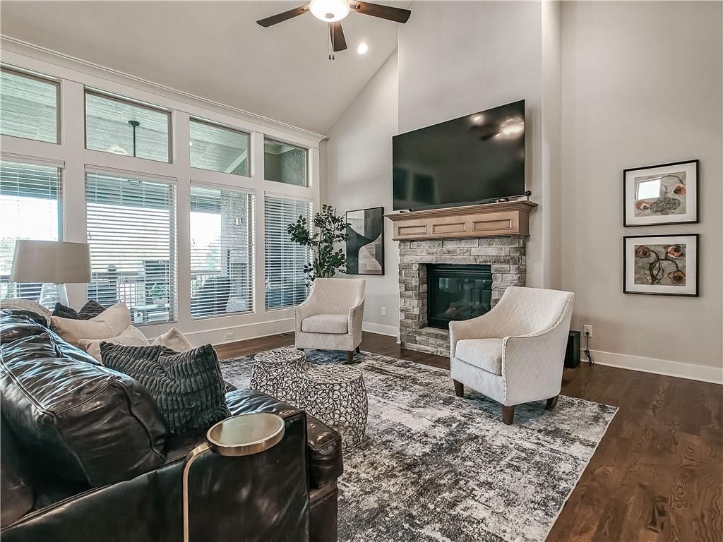 2344 W 146th Terrace — photo 11