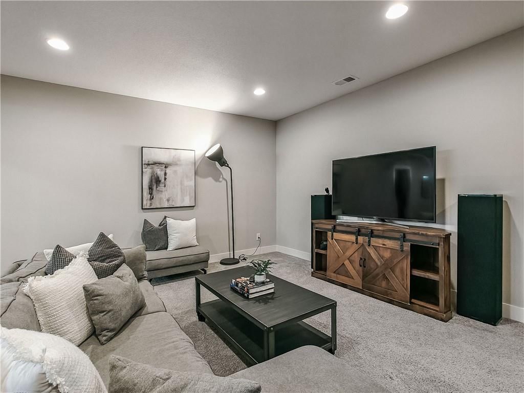 2344 W 146th Terrace — photo 39