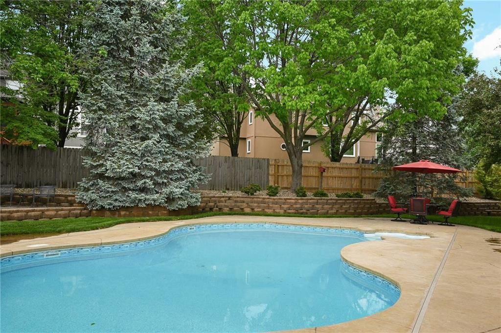 14730 S Hallet Street — photo 2